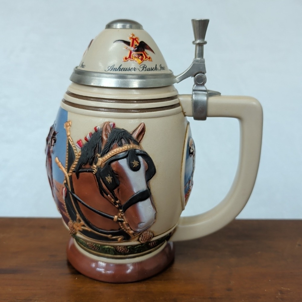 Anheuser Busch Budweiser Living The Legacy 2001 Membership Stein CB17 04033 COA